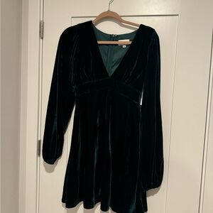 Aura Deep Green Velvet Long Sleeve Dress